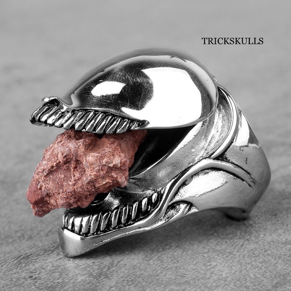Silver Stainless Venom Alien Poison Pill Secret Compartment Ring Size 8 and 10 - Picture 6 of 11